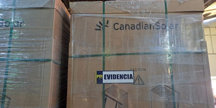 PDI San Antonio recupera paneles solares sustraídos desde carga portuaria