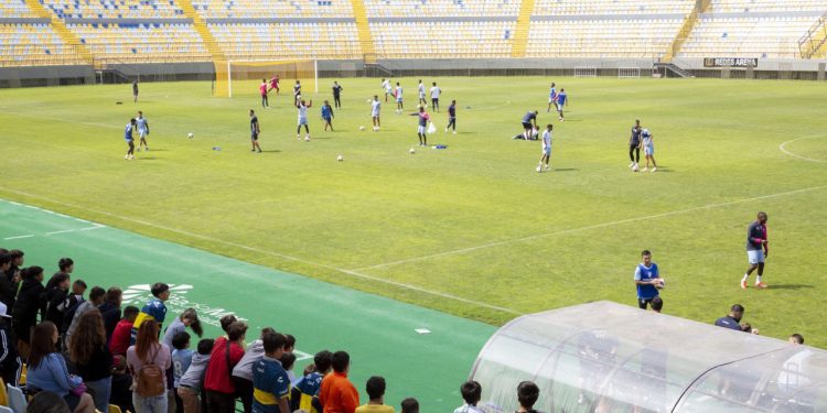 Alumnos de Escuelas de Fútbol Municipales de Viña del Mar participaron en entrenamiento de Plantel de Independiente del Valle