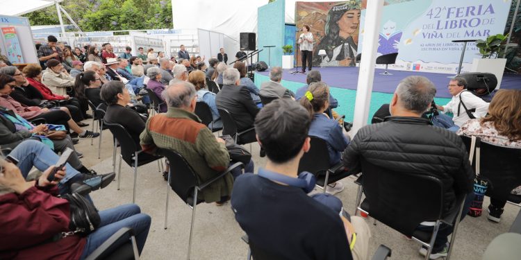 150 años de Viña del Mar: alcaldesa Macarena Ripamonti inauguró 42ª feria del libro de viña del mar