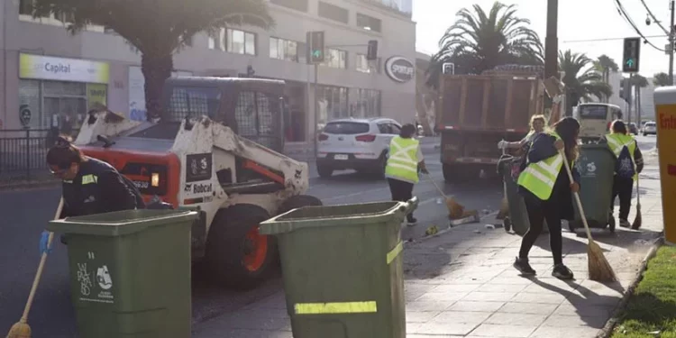 Positivo balance por Año Nuevo en Valparaíso: más de 200 funcionarios desplegados por plan de limpieza