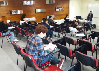 94 estudiantes recién titulados por la Escuela de Medicina UV rindieron el Eunacom 2024 en los Campus Reñaca y San Felipe