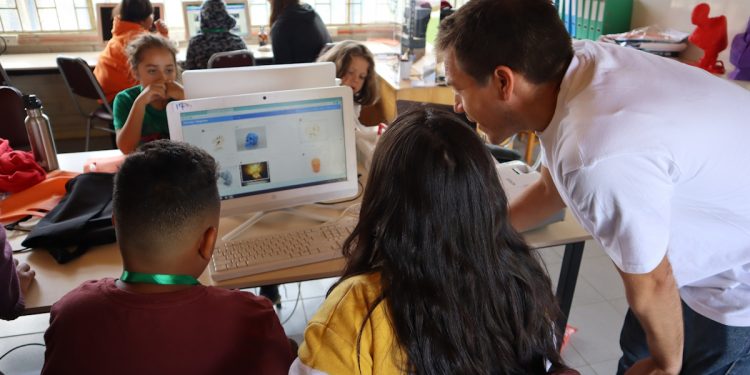 Programa Ayuda Escolar del Municipio Abierto de Quilpué benefició a más de 4 mil estudiantes