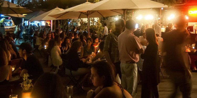 Instalarán detectores de metales en locales nocturnos de Valparaíso ante aumento de homicidios