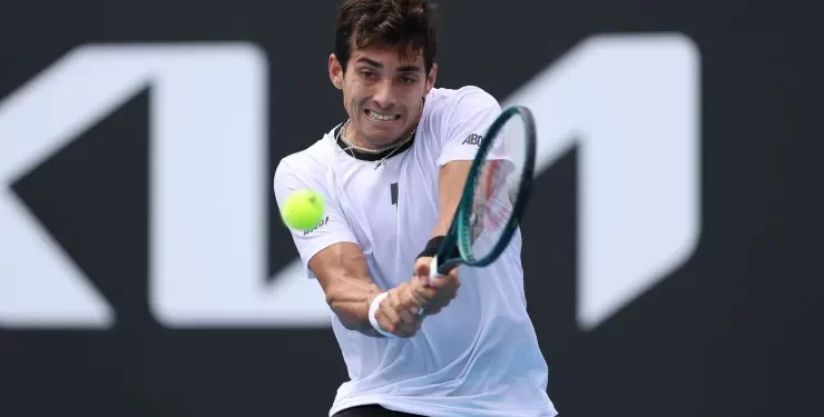 Cristian Garín sufre dolorosa derrota y queda eliminado del Australian Open