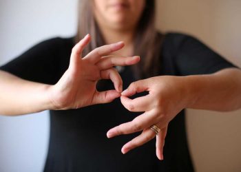 [Opinión] Pamela Herrera-Díaz: Intérpretes en lengua de señas, su rol y desafíos