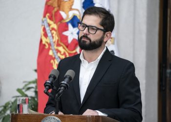 Plaza Pública CADEM: Presidente Boric cierra 2023 con 31% de aprobación