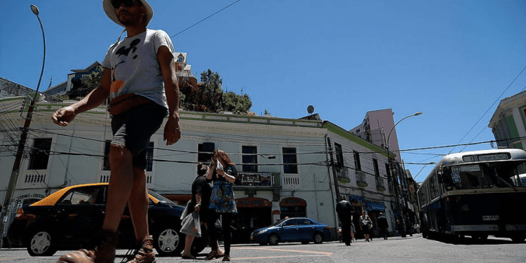 Advertencia Meteorológica en Valparaíso: prevén altas temperaturas y llaman a tomar precauciones