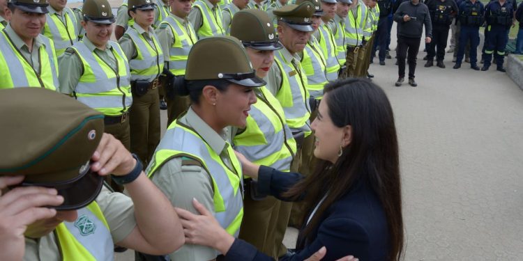 Alcaldesa Macarena Ripamonti valora reforzamiento de Carabineros para febrero en la comuna