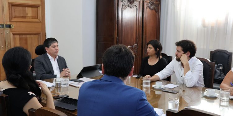 “Hemos tomado compromisos para lograr mayor presencia policial y del Estado”: Alcaldesa Melipillán y diputado Ibáñez se reúnen con Subsecretario Monsalve
