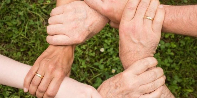 [Opinión] Claudio Reyes: feflexiones sobre la idea de solidaridad