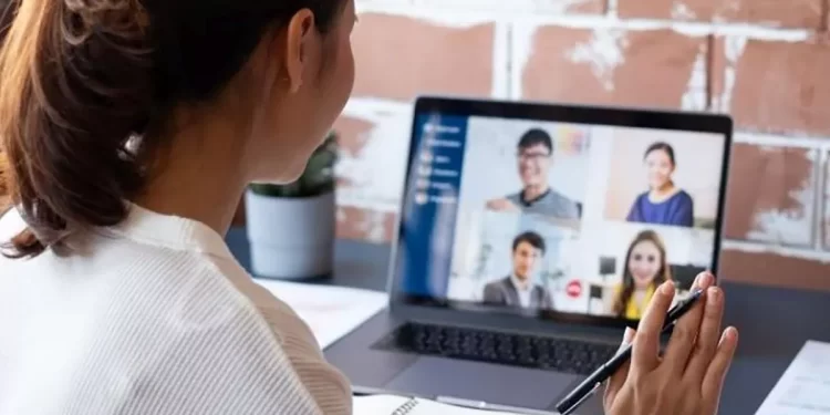 Nueva Ley regula teletrabajo para Cuidadores de menores o personas con discapacidad