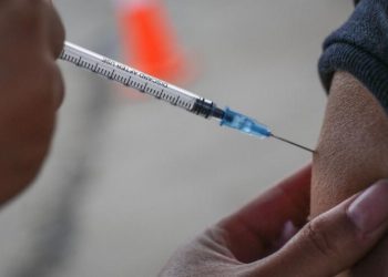 Pionera vacuna chilena contra el cáncer a la piel culminará su primer estudio en humanos