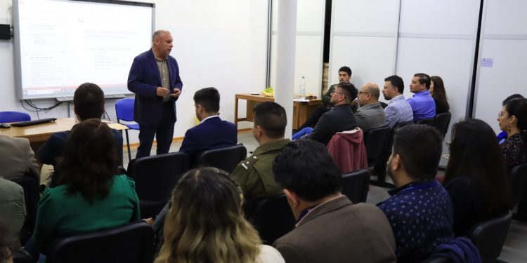 Presentan las tres opciones definitivas de terrenos para la construcción del nuevo Hospital Carlos Van Buren en Valparaíso