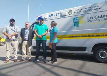 Hospital Biprovincial recibe ambulancia en comodato de parte de Municipalidad de La Calera tras perder dos móviles en incendio de Viña del Mar