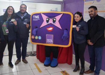 Mineduc y Junaeb anuncian Beca Especial de Educación Superior de más de un millón de pesos para estudiantes afectados por incendios en Valparaíso