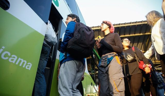 MTT e INJUV habilitan buses para traslado de voluntarios a centros de acopio de Viña del Mar y Quilpué