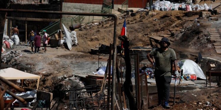 Entregan 2.319 Bonos de Recuperación a Familias Afectadas por Incendios en el Gran Valparaíso