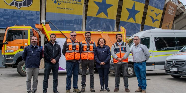 Convenio de cooperación Camiones y minibuses aporta Enap en acuerdo con Senapred para apoyar a la reconstrucción en Valparaíso