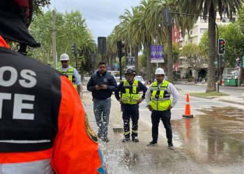 Bomberos y Esval realizan monitoreo preventivo de redes y grifos previo al Festival de Viña del Mar