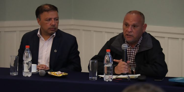 Gobernador Rodrigo Mundaca presenta alcances de Área Metropolitana del Gran Valparaíso a Asociación de Municipalidades de la región