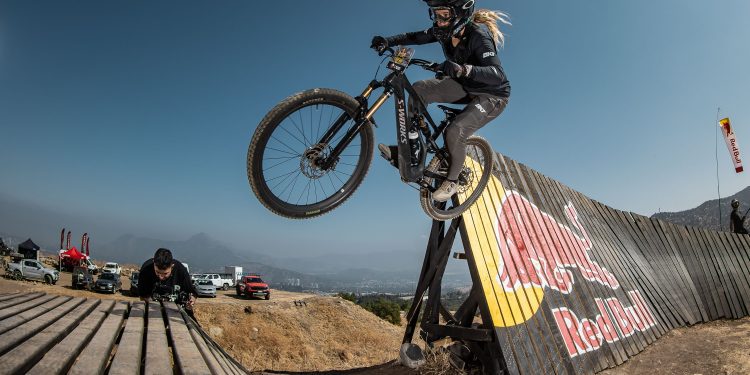 Directo al puerto: Hans Pulgar, Álvaro Martínez, Pedro Errázuriz y Nicolás Concha se quedan con las wildcards de Red Bull Valparaíso Cerro Abajo