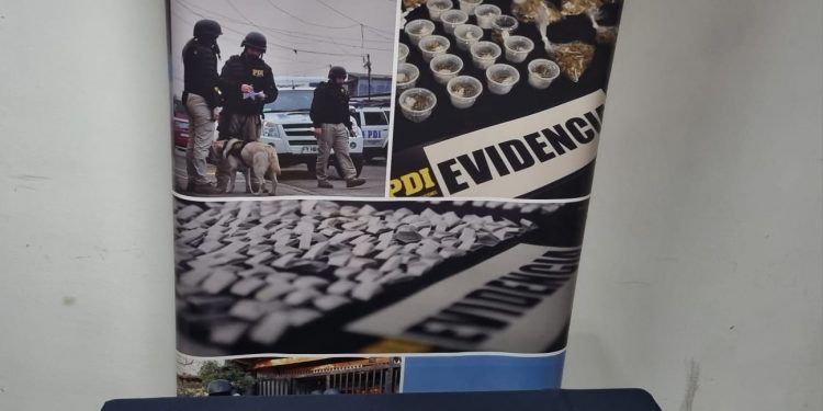 PDI Villa Alemana detiene a dos sujetos armados por microtráfico de drogas