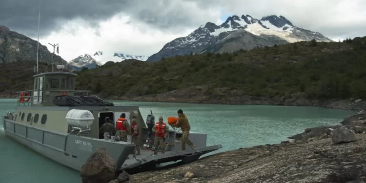 Ejército colaboró en investigación científica del Instituto Chileno de Campos de Hielo