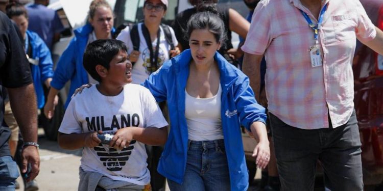 Alcaldesa Macarena Ripamonti junto a la comunidad denuncian entrega de información falsa a damnificados