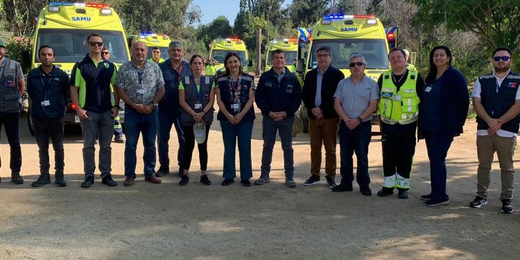Hospital Biprovincial recibe dos ambulancias en comodato tras pérdida de sus móviles durante incendio en Viña del Mar y Quilpué