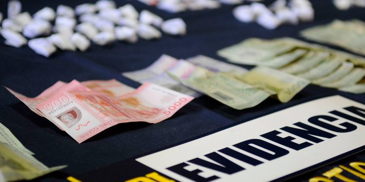 PDI detiene a microtraficantes de droga en Belloto Sur