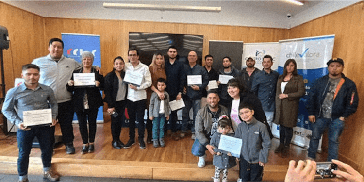 ChileValora certificó las competencias de 21 nuevos maestros andamieros