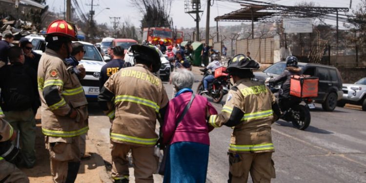 Persisten Cortes de Agua en los Cerros de Viña del Mar: Esval Despliega Medidas de Emergencia
