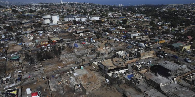 Catástrofe en Valparaíso: 7 Mil Viviendas Destruidas y 131 Personas Fallecidas por Incendios Forestales
