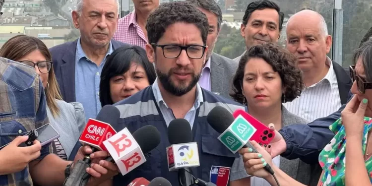 Ministro (s) del Trabajo, Giorgio Boccardo, lidera Encuentro Tripartito por la Reconstrucción Laboral en Valparaíso