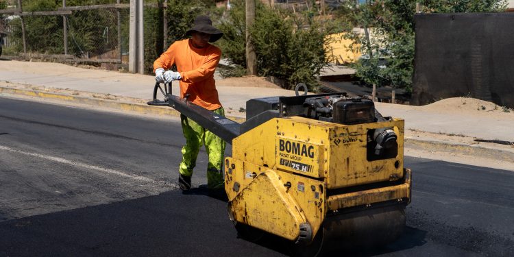 Más de 80 reductores de velocidad se instalaron en todo Quilpué: vecinos solicitaron intervenir calles con historial de accidentes