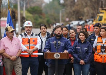 Presidente Gabriel Boric anuncia soluciones transitorias a familias damnificadas por los incendios en la Región de Valparaíso