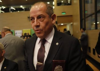 Allanan la casa y la oficina del director general de la PDI: Fiscalía lo formalizará por caso audio