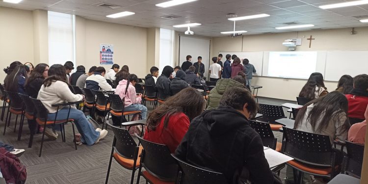 ¡Se abren las postulaciones a Propedéutico PUCV 2024! Programa que te permite vivir la experiencia universitaria en Cuarto Medio