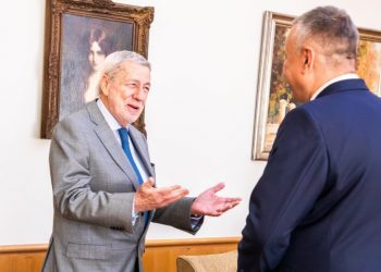 Canciller se reúne con ministro de Industria y Comercio de la República Checa, quien anuncia donación de ayuda humanitaria por los incendios