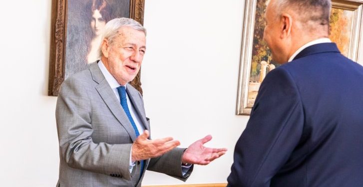 Canciller se reúne con ministro de Industria y Comercio de la República Checa, quien anuncia donación de ayuda humanitaria por los incendios