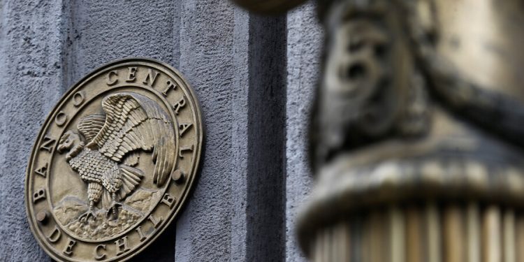 Crecimiento Económico Sorprende en el Comienzo de 2024: Imacec de enero Supera las Expectativas con un 2,5%