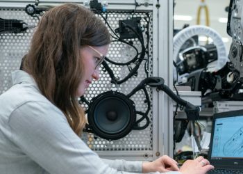 Corfo incentiva la contratación de profesionales y técnicos/as altamente calificados para que más empresas innoven en Chile