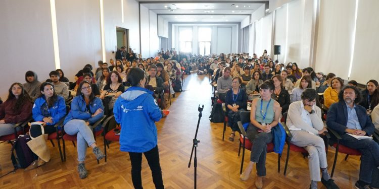 Municipio de Viña del Mar y PUCV trabajan en conjunto por el proceso de reconstrucción en barrios afectados por incendio
