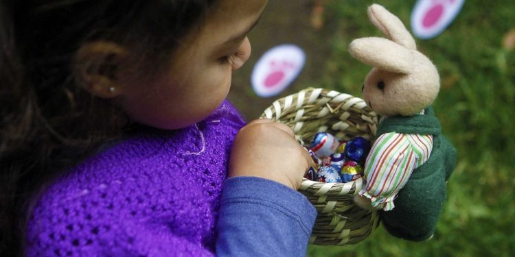 Alza mundial en el precio del cacao provocó incremento de los huevitos de Pascua este año