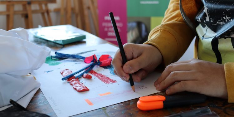 Estudiantes del Liceo Artístico Guillermo Gronemeyer finalizan su participación en los laboratorios itinerantes del Encuentro Artístico Regional de Niñez y Juventud