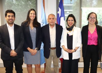 Gobernador Rodrigo Mundaca se reúne con organizaciones internacionales para coordinar ayuda en el proceso de recuperación tras emergencia