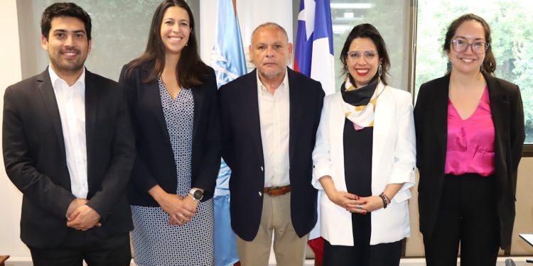 Gobernador Rodrigo Mundaca se reúne con organizaciones internacionales para coordinar ayuda en el proceso de recuperación tras emergencia