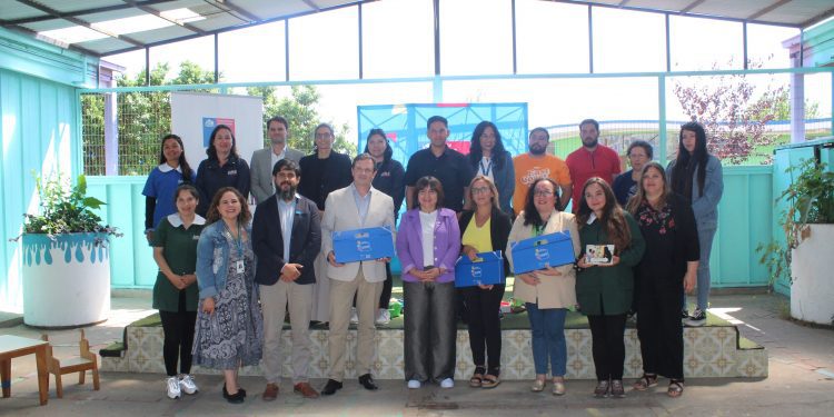 Subsecretaría de Educación Parvularia y UNICEF entregan maletines socioemocionales a comunidades de la región de Valparaíso