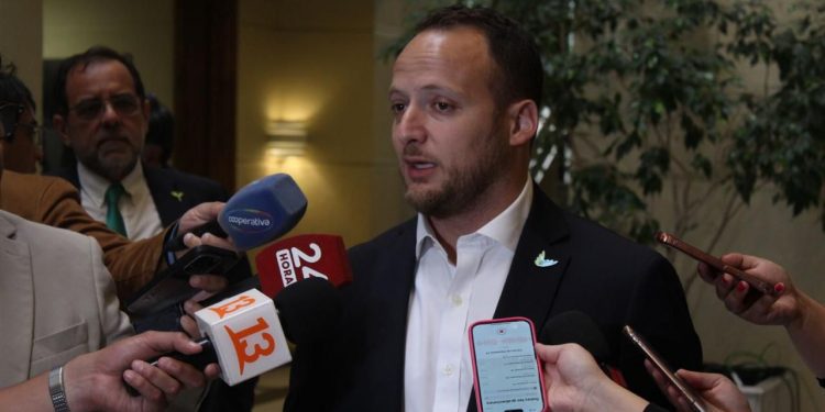 Diputado Jorge Guzmán emplazó a Presidente Boric por inauguración de Subcomisaría en Longaví que no está operativa