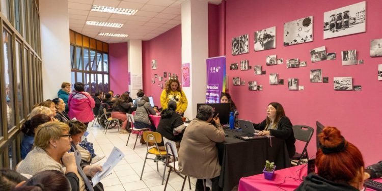 Alcaldía Ciudadana abre convocatoria para innovador programa de apoyo económico a mujeres y diversidades «Somos La Joya»